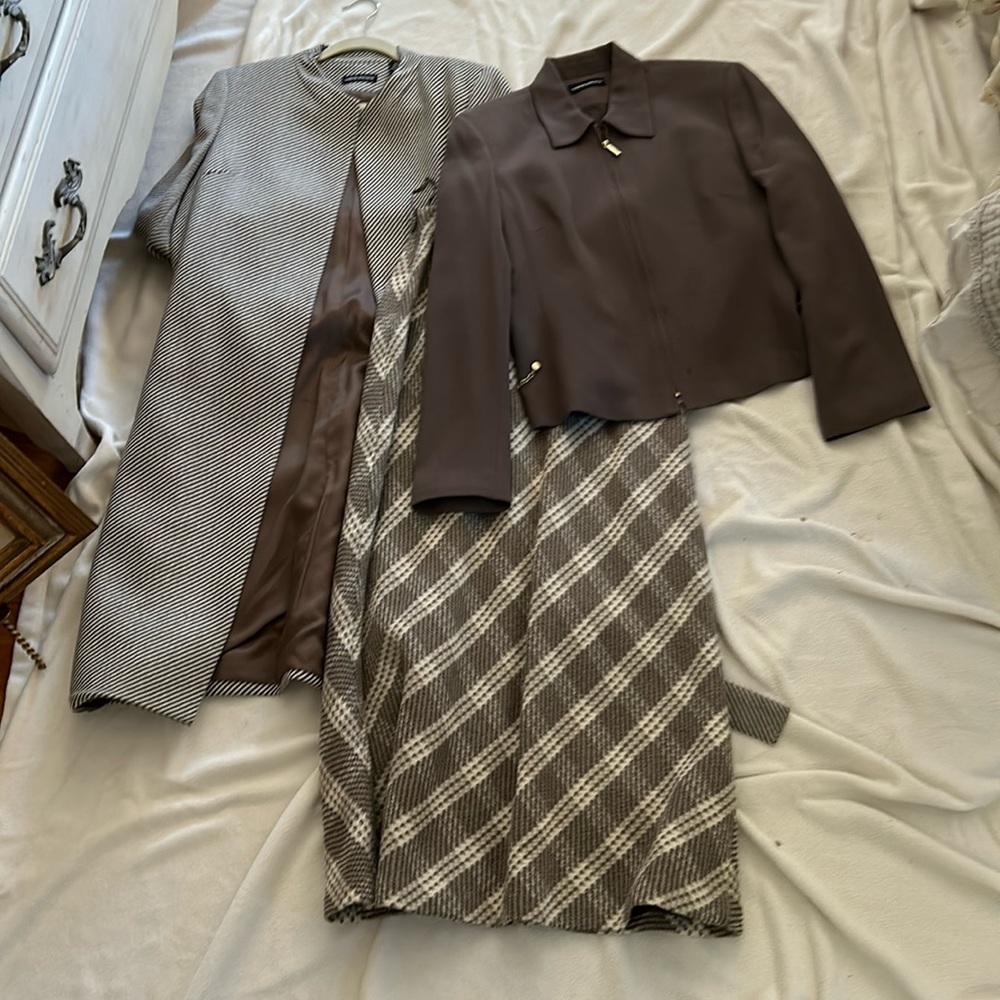 Valerie Stevens, patterned size 8 set